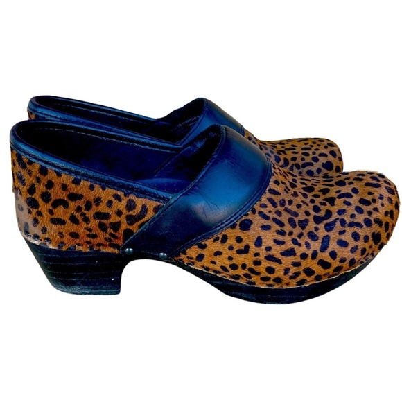 Dansko Leopard Print Fur Calf Hair Clogs 39 / 8.5 Slip-On Comfort Shoes - Picture 6 of 16
